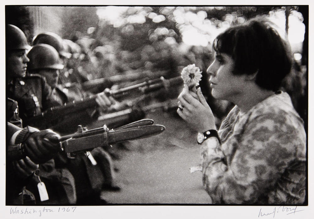 Anti-Vietnam Demo, Washington D.C. 1967 – print by Marc Riboud / Magnum Photos – OstLicht Photo Auction
